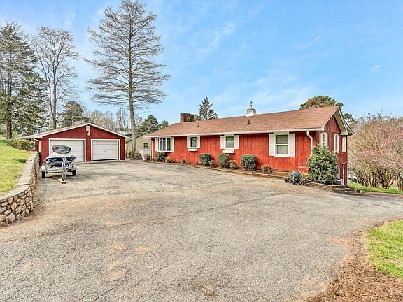 4th image of 136 Tracy Dr