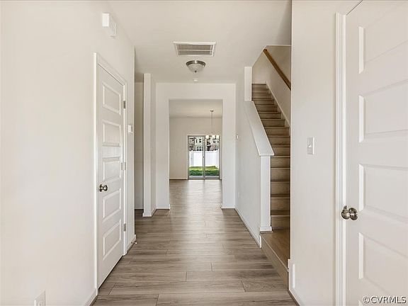 3rd image of 4006 Tin Roof Way Gln