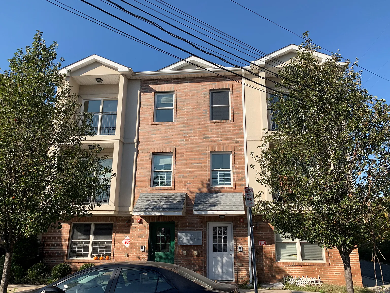 3 bed, 1500 sqft, $3,100 — Photo 1