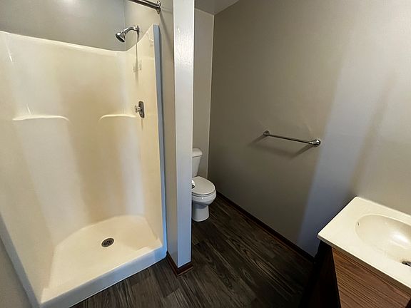 2nd image of 709 Fieldstone Ct APT 19
