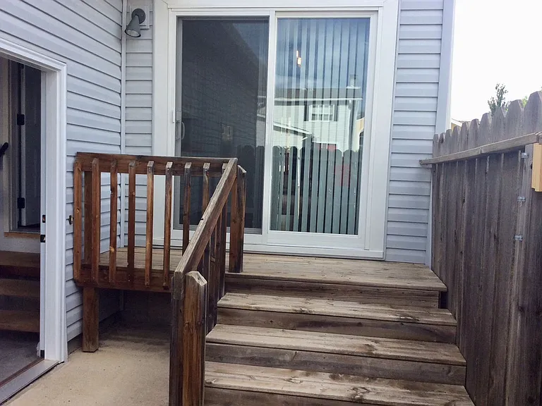 1347 Sims St — Photo 15