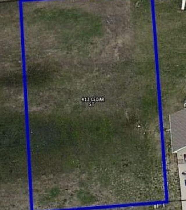 1st image of 412 Cedar St