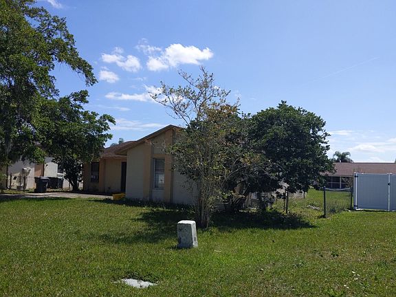 2nd image of 712 Wedge Ln