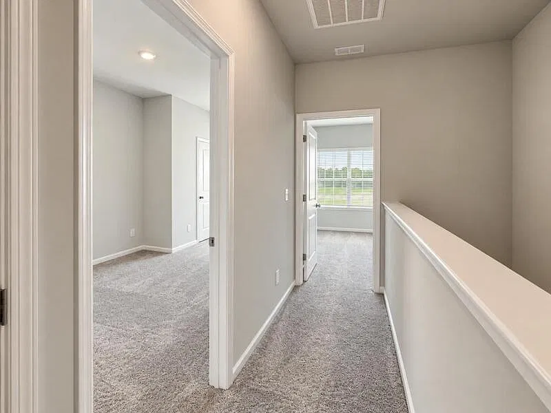 3 bed, 2.5 bath, 1500 sqft, $1,945 — Photo 2
