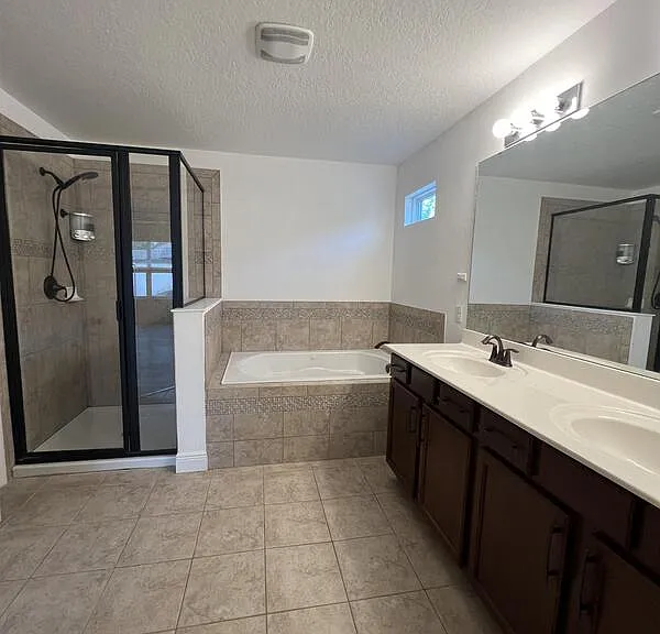 14036 Lonecreek Ave — Photo 28