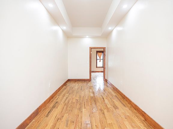 2nd image of 315 Jefferson St APT 3R