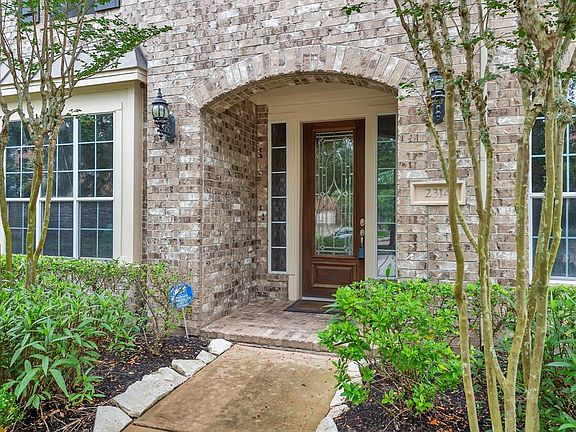 3rd image of 2314 Legend Woods Ct