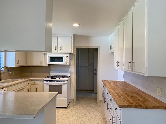 5th image of 2700 Oakhurst Dr