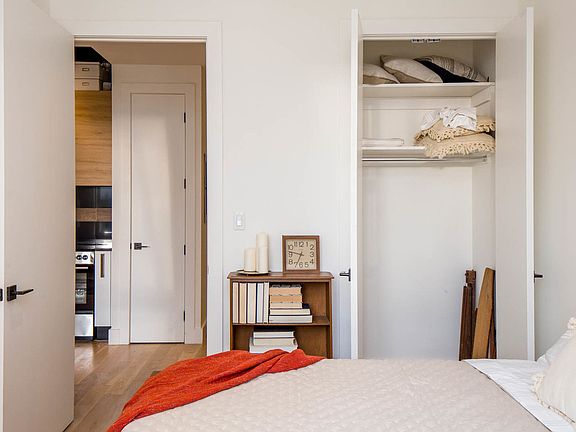 3rd image of 246 Johnson Ave #2BB
