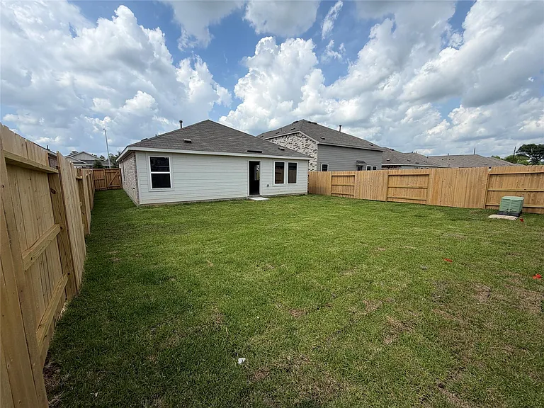 1531 Gardenia Grove Ln — Photo 10