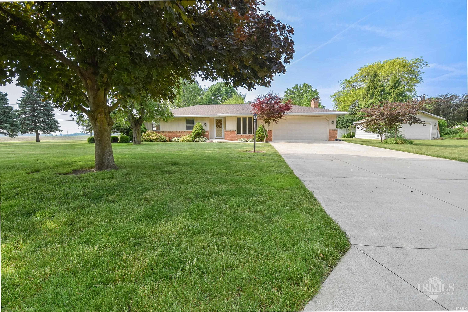3209 E Kendall Ln photo 1