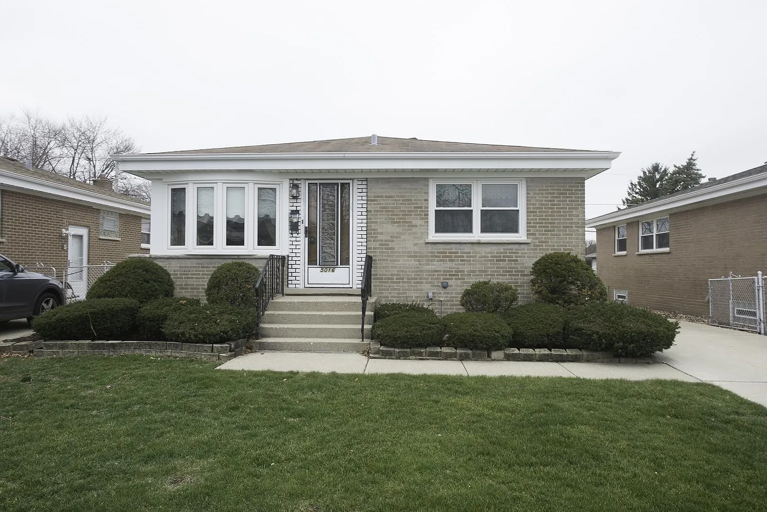 5016 N Oneida Ave photo 1