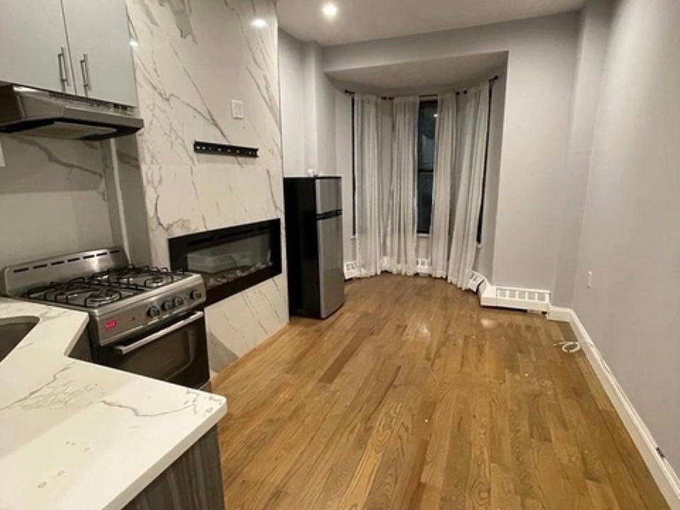 1st image of 950 Bergen St #2