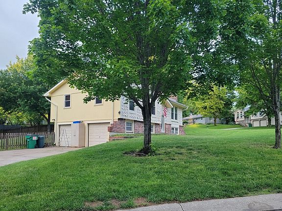 3rd image of 11490 Flint St