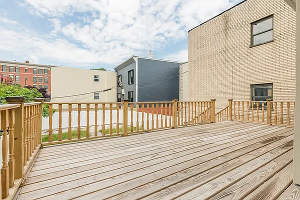 Rented by Modern Spaces | media 35