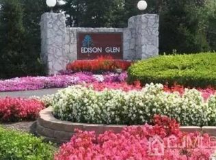 711 Edison Glen Ter, Edison, NJ 08837