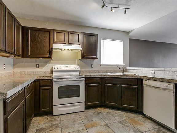 5th image of 5108 Boxwood Ln