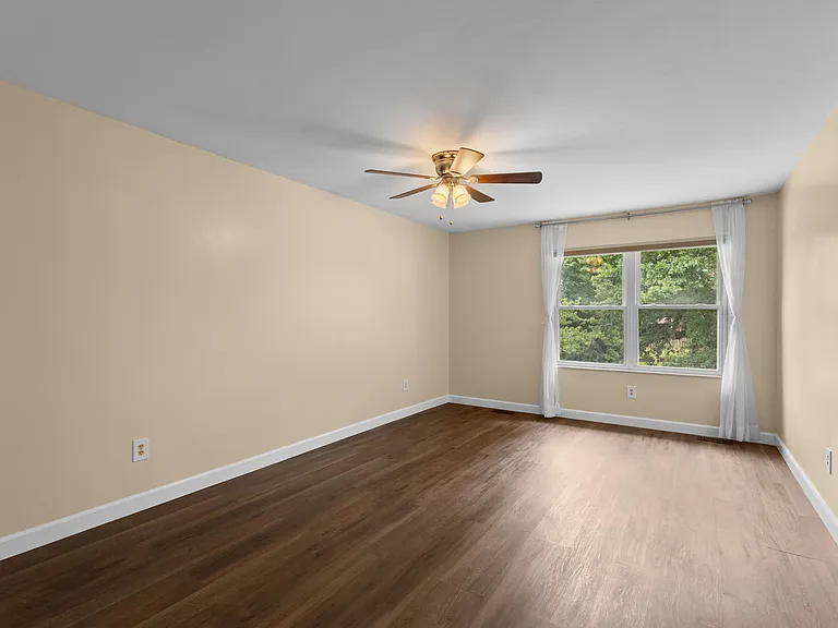 701 Oak Run Ln — Photo 16