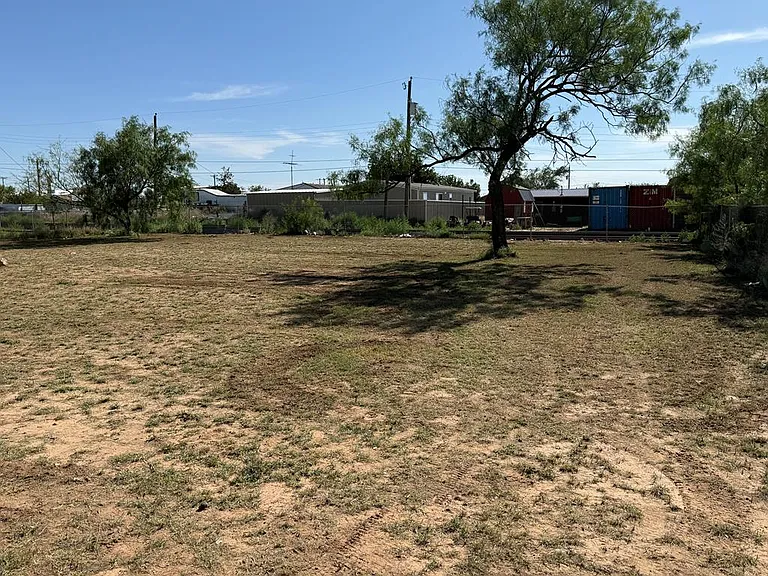 1314 Mesquite St — Photo 4