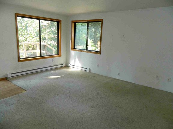 3rd image of 14021 133rd St Ct N
