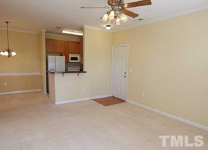2nd image of 215 Savannah Ridge Rd #215
