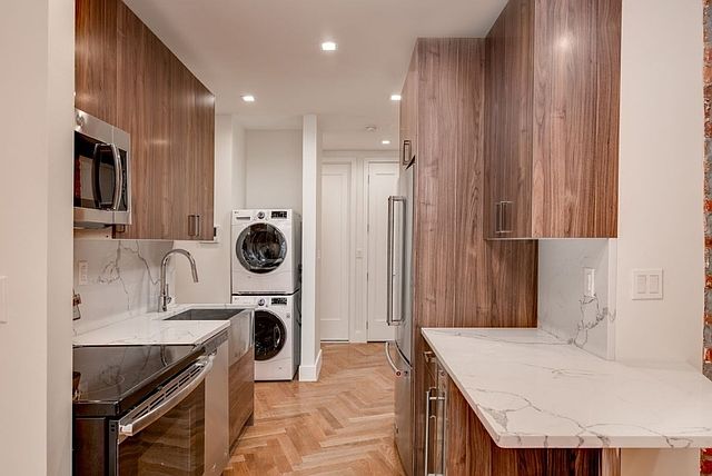 1st image of 941 Washington Ave #443