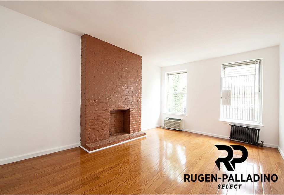 2nd image of 26 Saint Marks Pl APT 3RW