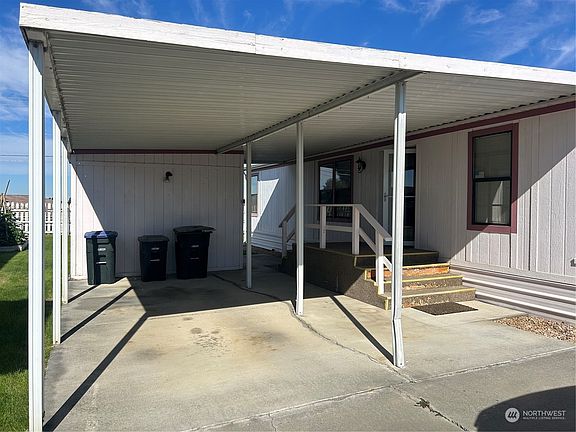 3rd image of 2240 W Broadway Avenue #208