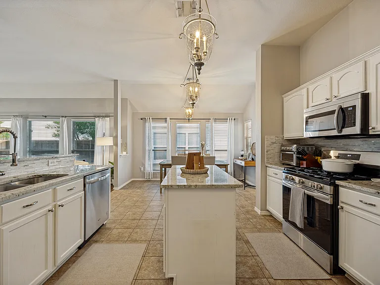 9716 Hedge Bell Dr — Photo 9