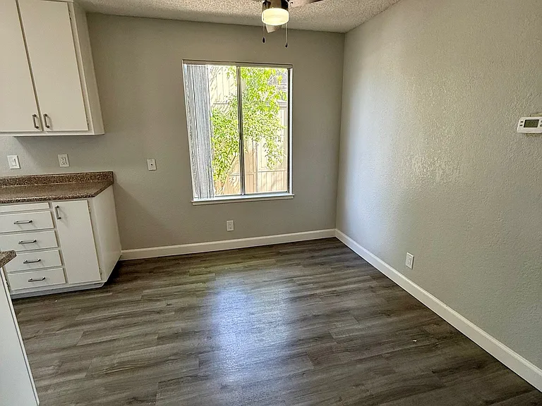 Sierra Woods Apartments — Photo 5