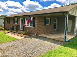 5499 Bryan Ln, Hickory, NC 28602