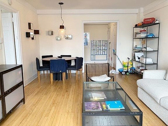 4th image of 51 W 86th St APT 601