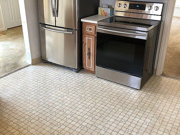 3rd image of 5945 Mayland Ave