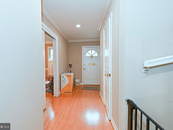 5th image of 7377 Montcalm Dr