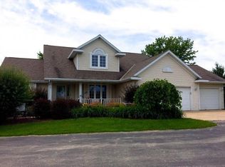 W7529 Schueler Ln, Shiocton, WI 54170