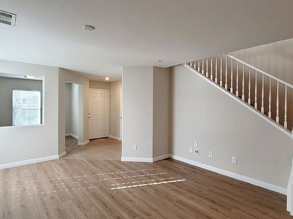 4th image of 685 Haunts Walk Ave