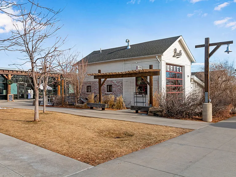 2274 Adobe Dr — Photo 36