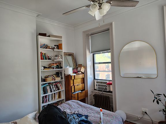 2nd image of 424 Degraw St #1