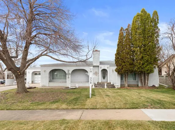 334 E 5th St SE, Redcliff, AB T0J 2P2