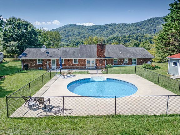 3rd image of 2708 Catawba Rd