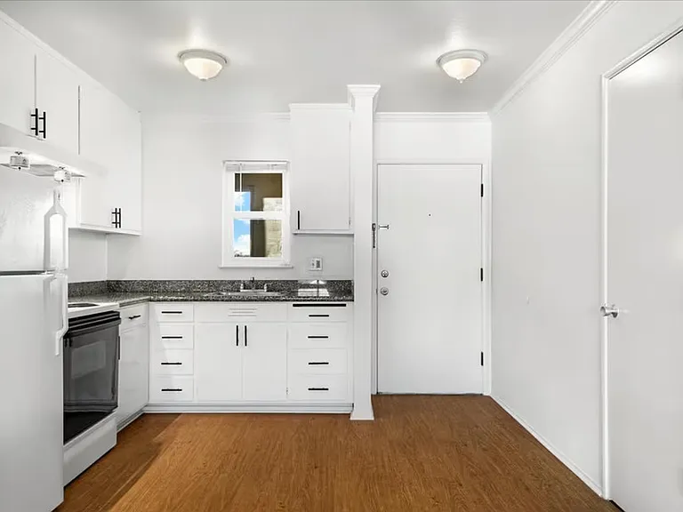 1739 Addison St #12 — Photo 6