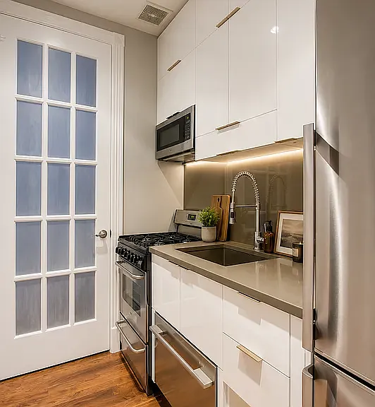 224 E 11th St #2B — Photo 3