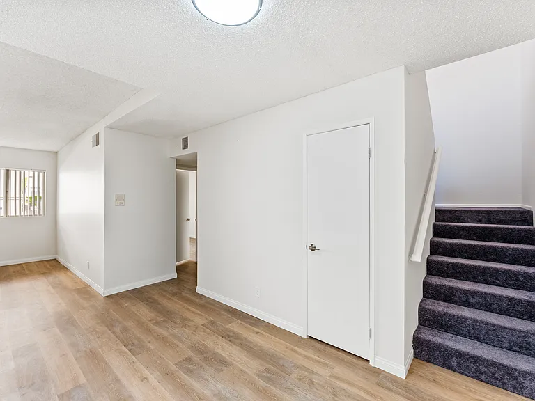 10376 Almayo Ave — Photo 13