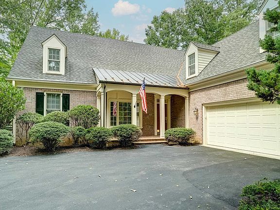 2nd image of 2225 Piper Way