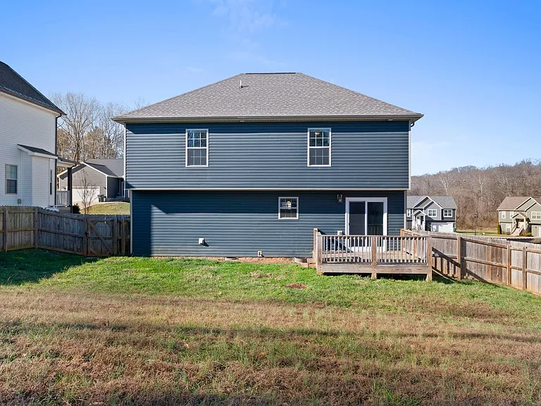 1385 Sussex Dr — Photo 28