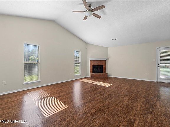5th image of 10417 Amanda Dr