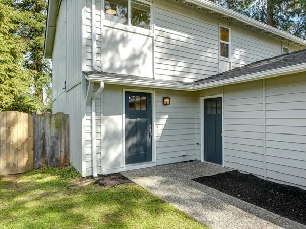 9731 5th St NE APT B, Lake Stevens, WA 98258