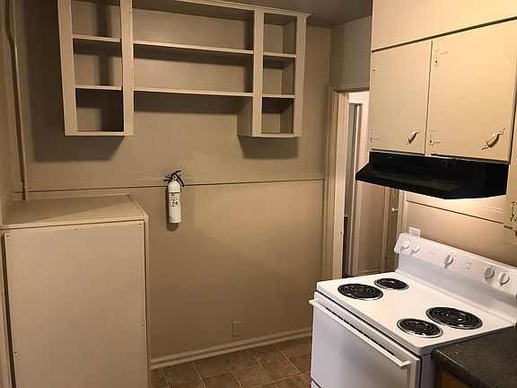 3rd image of 403 W Sunset Ave #B
