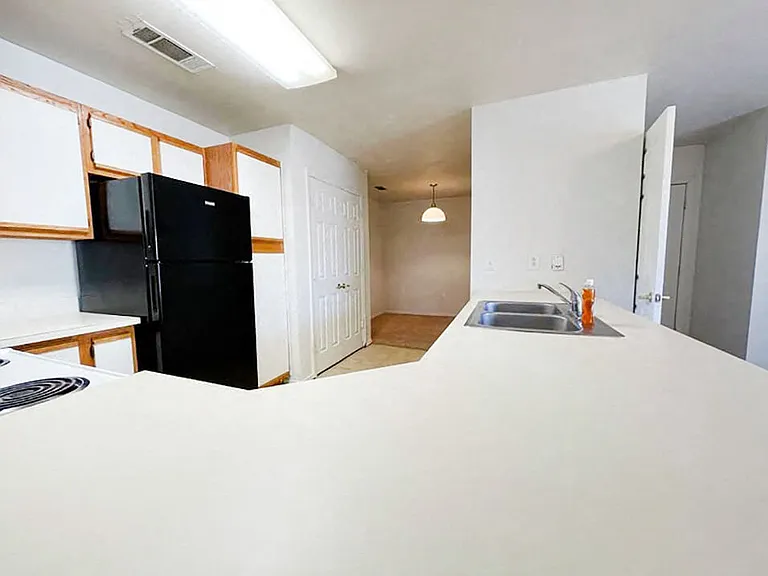 Apache Trace Apartments — Photo 18