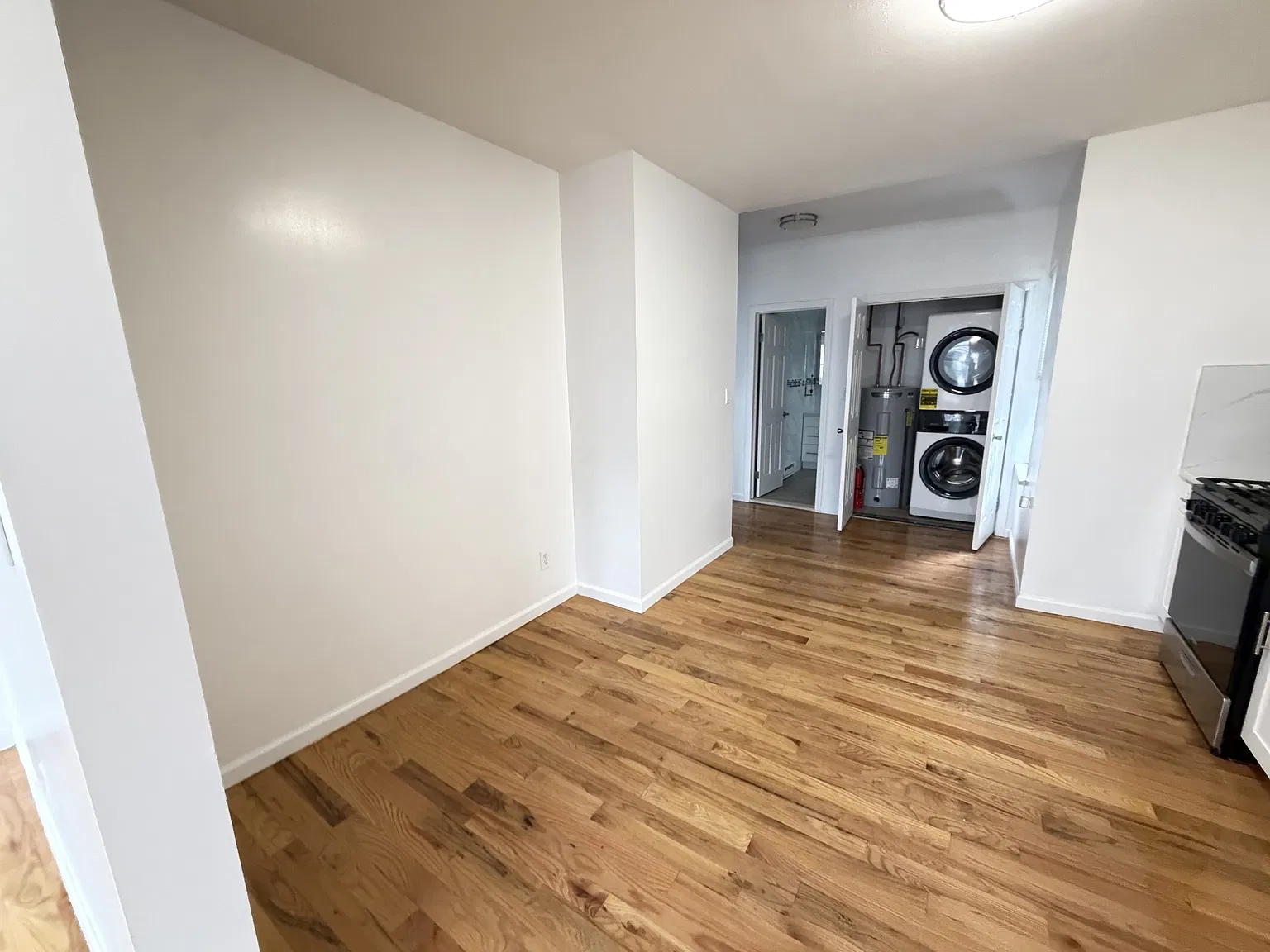 13016 Liberty Ave — Photo 2